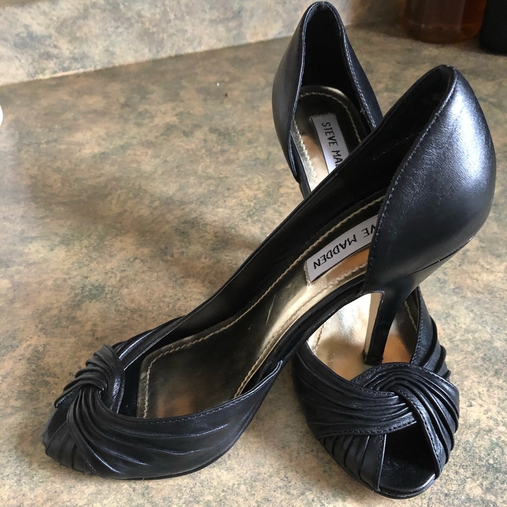 Steve Madden Peeptoe Twist Pumps